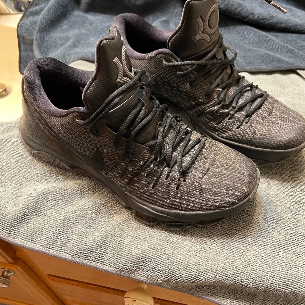 Men’s Nike shoes
